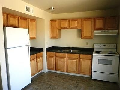 2nd image of 3807 S Queen Palm Dr
