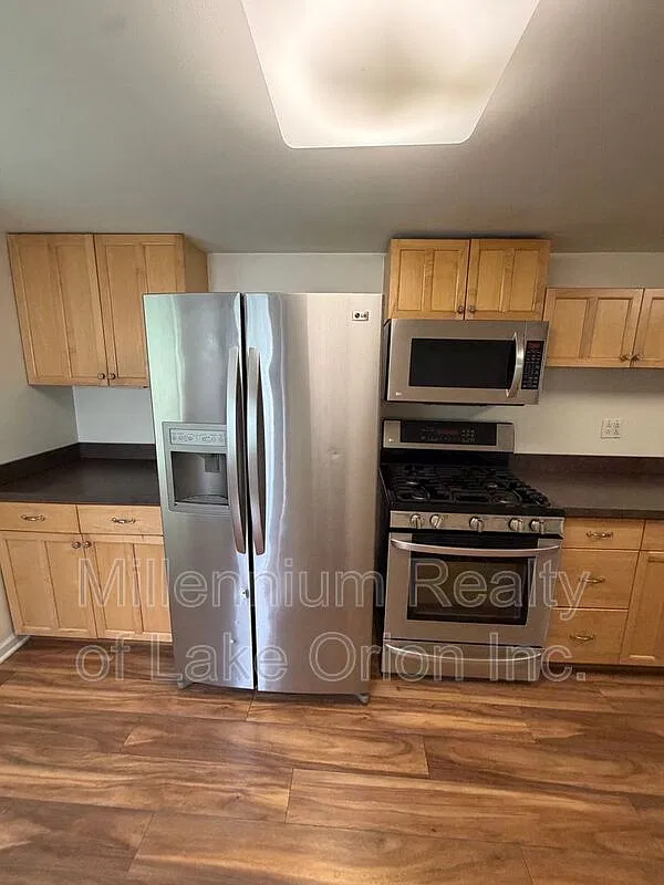 3 bed, 2.0 bath, 1199 sqft, $1,550 — Photo 2
