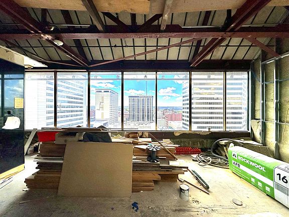 5th image of 514 W 1st Ave