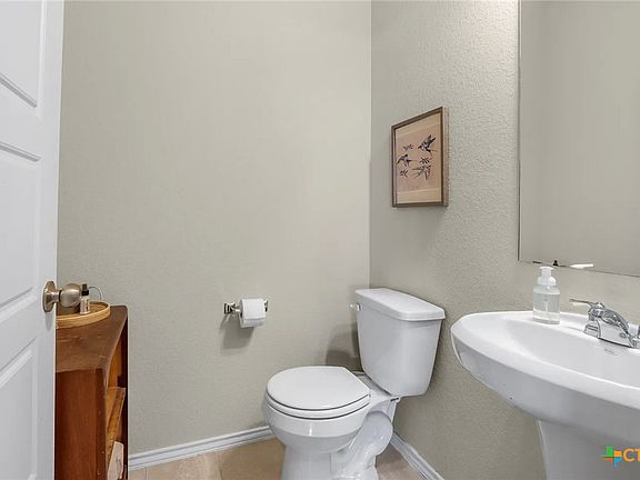3rd image of 1642 Ranch