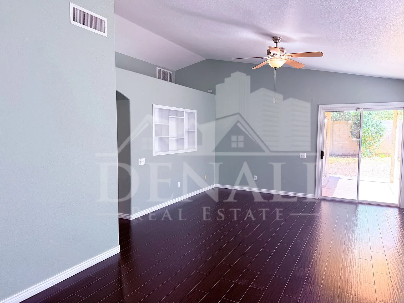 3 bed, 2.0 bath, 1288 sqft, $2,095 — Photo 3
