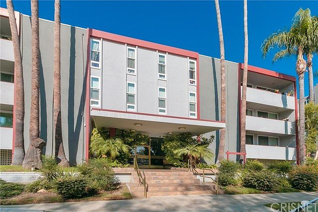 1st image of 4915 Tyrone Ave APT 121
