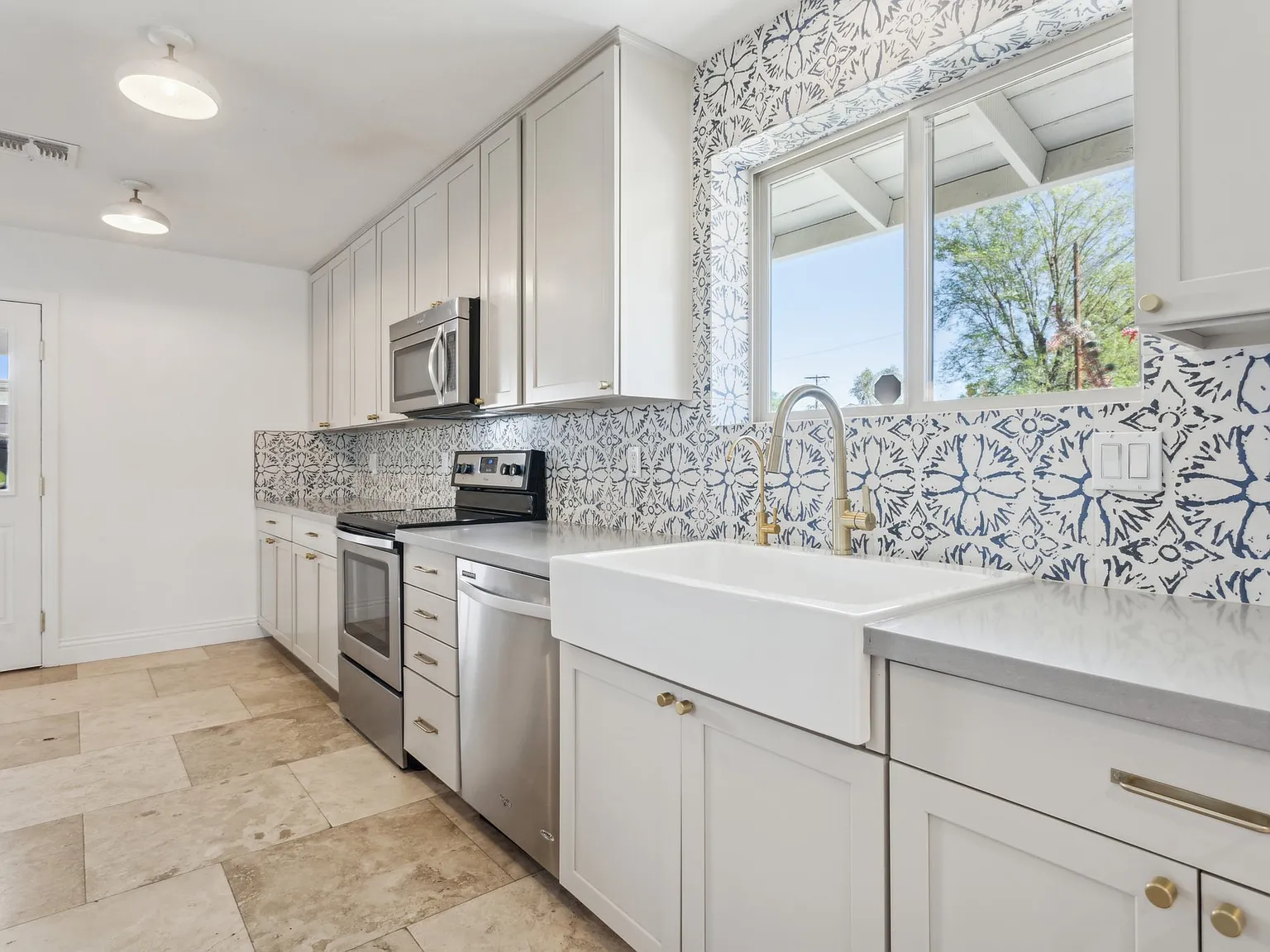 3102 E Whitton Ave — Photo 4