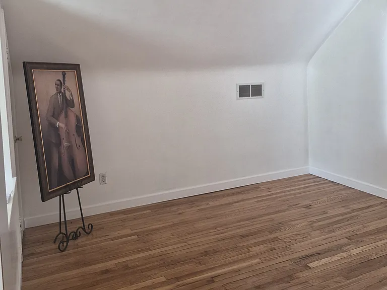 26848 Dartmouth St — Photo 16