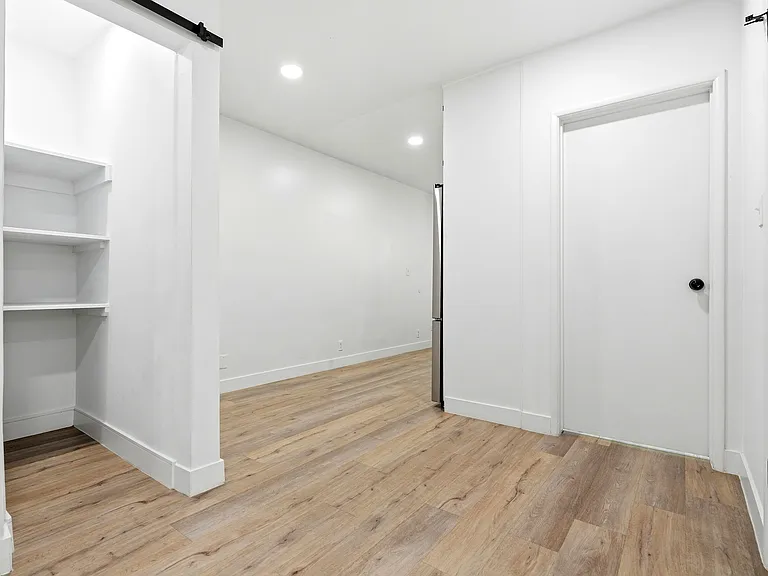 14535 1/2 Dickens St #1/2 — Photo 9