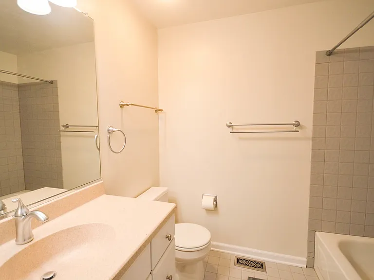376 Bentley Pl — Photo 16