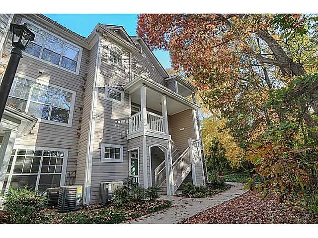 237 Edinburgh Ct photo 1