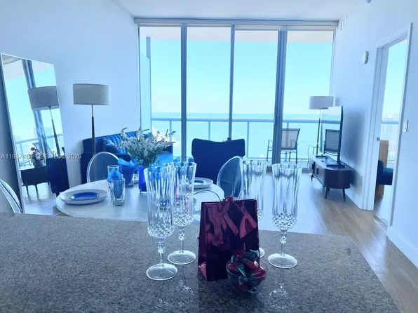 888 Biscayne Blvd, Miami, FL