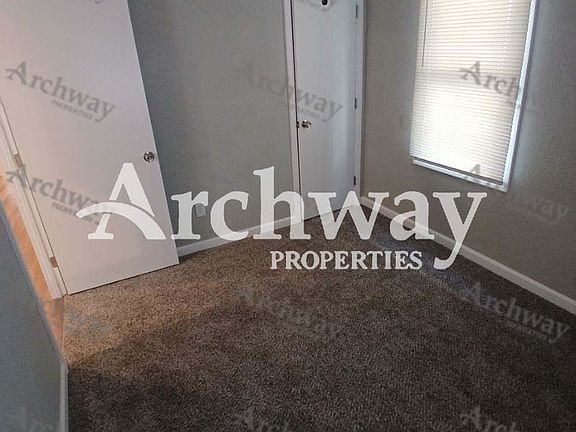 5th image of 913 S 11th St