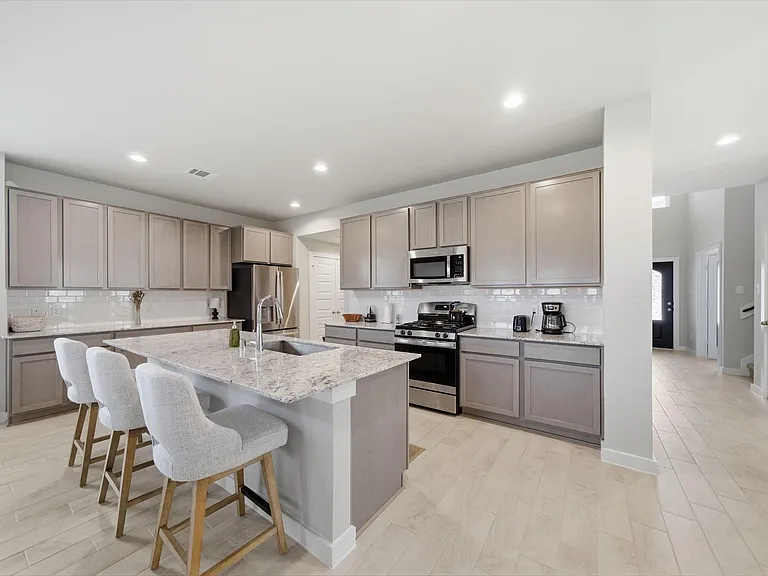 19702 Isola Breeze Dr — Photo 11
