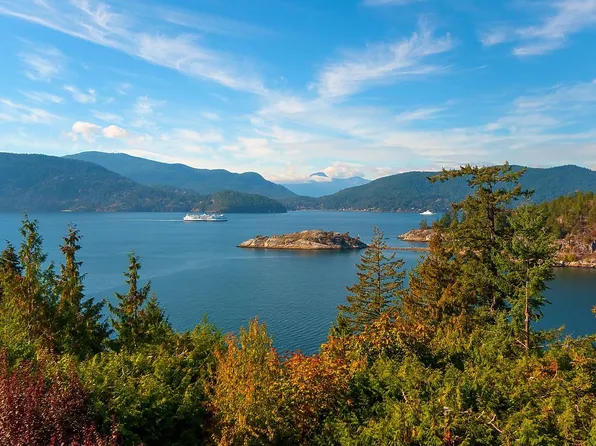 6175 Nelson Ave, West Vancouver, BC V7W 2A1