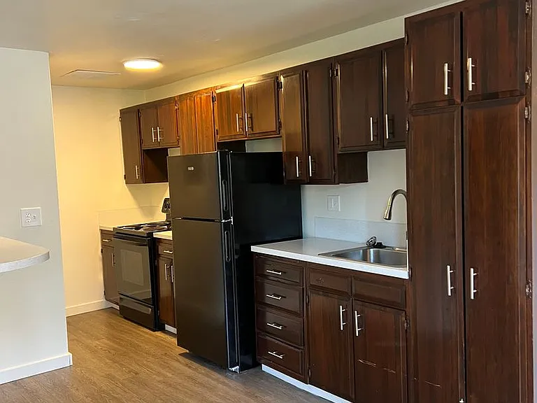 Eagle Court Apartments — Photo 22