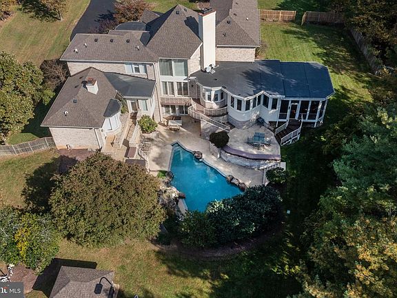 4th image of 12512 Palatine Ct