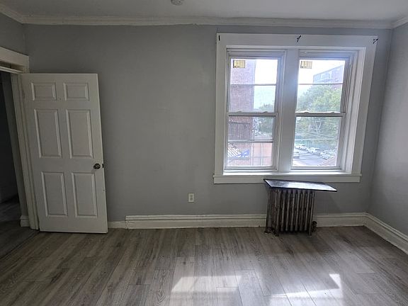 5th image of 190 Carroll St APT 35