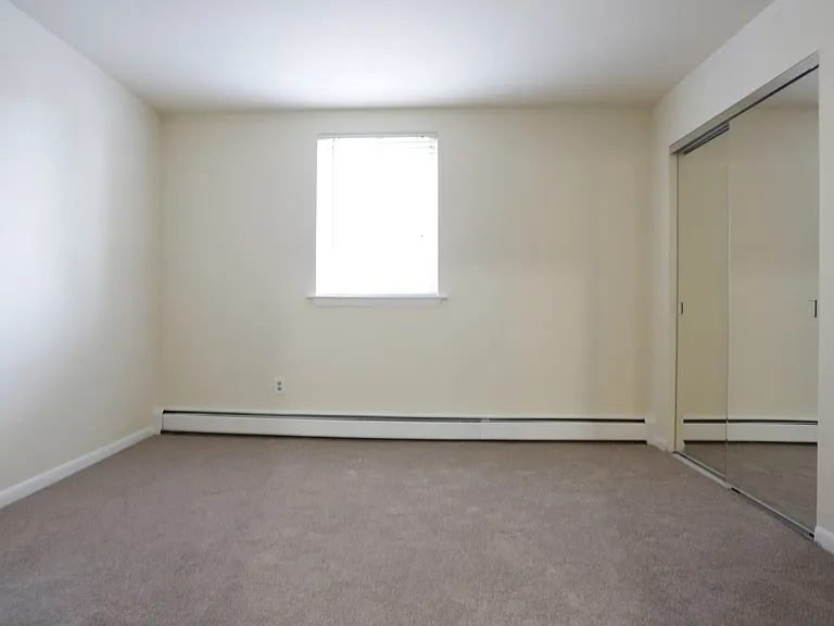 Pear Tree Court Apartments — Photo 6