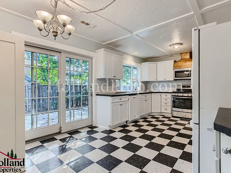 3257 NE Brogden St — Photo 14