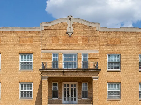 Clay Hall Senior Residences, 311 Lakeview Dr #208, Enid, OK 73701