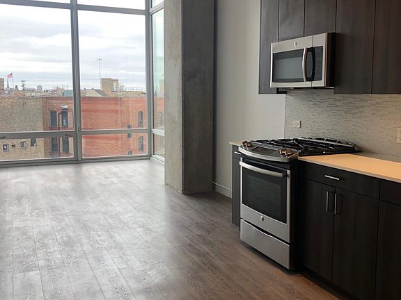 4th image of 912 W Chicago Ave #22
