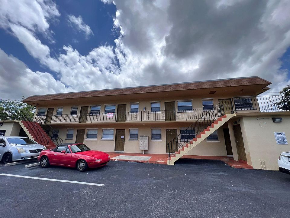 1st image of 216 N 61st Ave #8