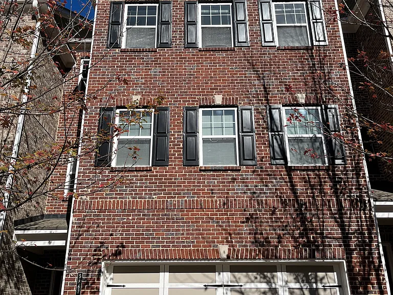 5867 Norfolk Chase Rd — Photo 1