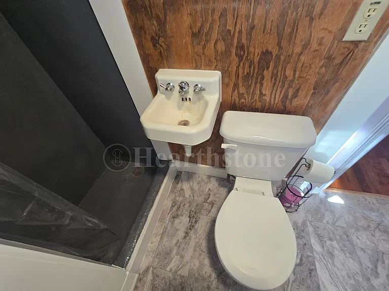 316 N Walnut St — Photo 14