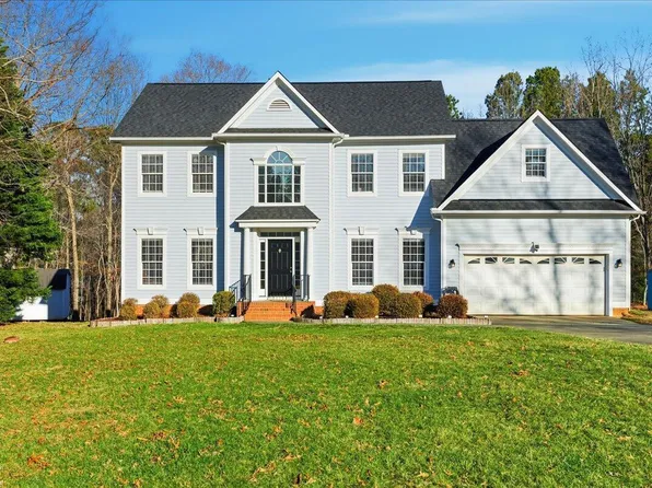 280 Longwood Dr, Youngsville, NC 27596