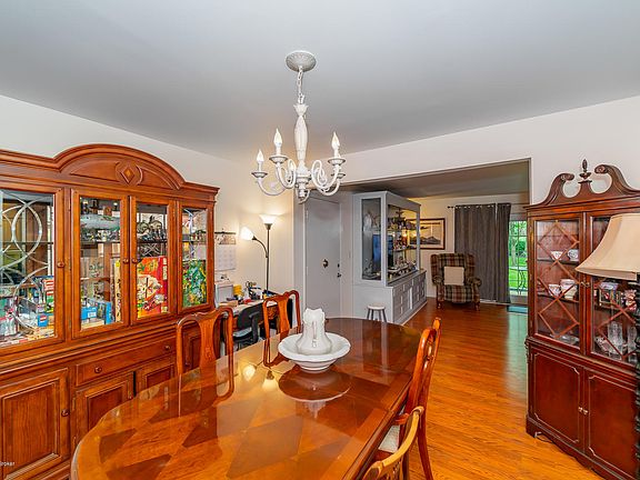 5th image of 700 Logsdon Ct #700