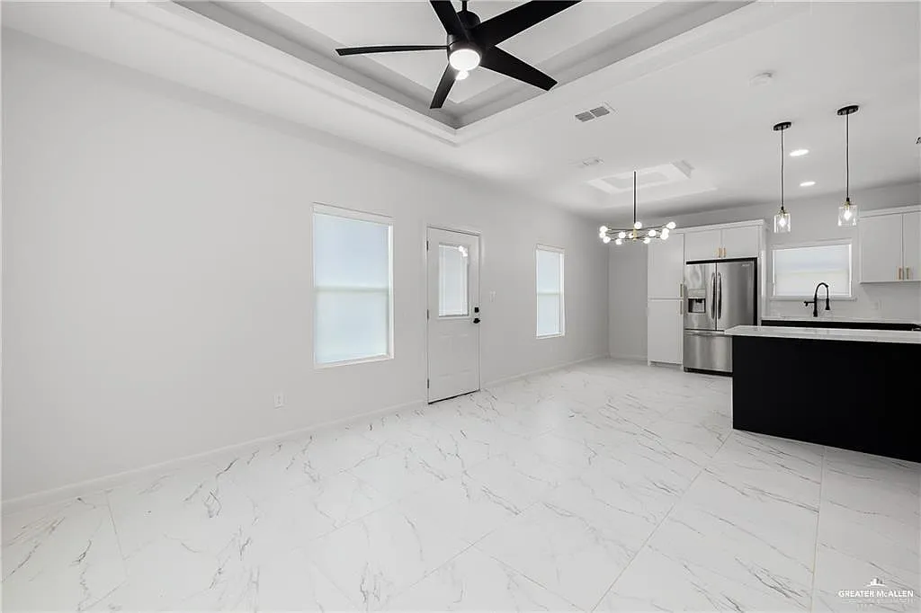 2 bed, 2.0 bath, 978 sqft, $1,200 — Photo 3