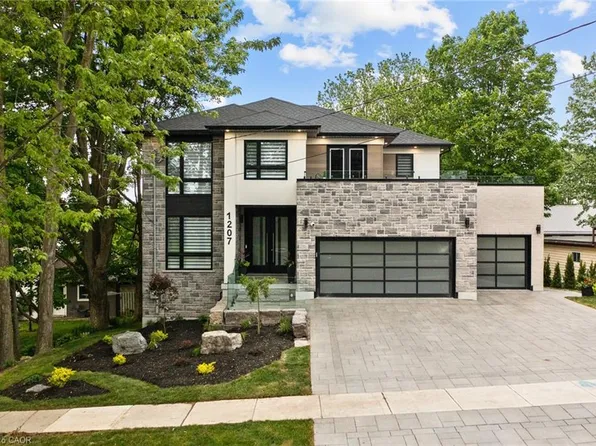 1207 Queen St, New Dundee, ON N0B 2E0