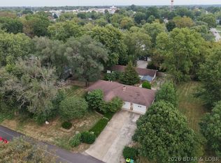 312 S Oak St, Versailles, MO 65084