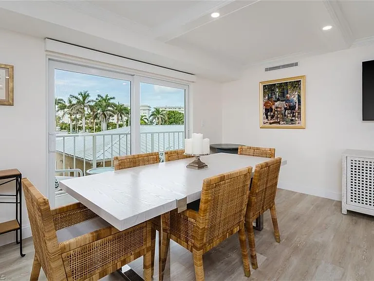 3450 Gulf Shore Blvd N #210 — Photo 6
