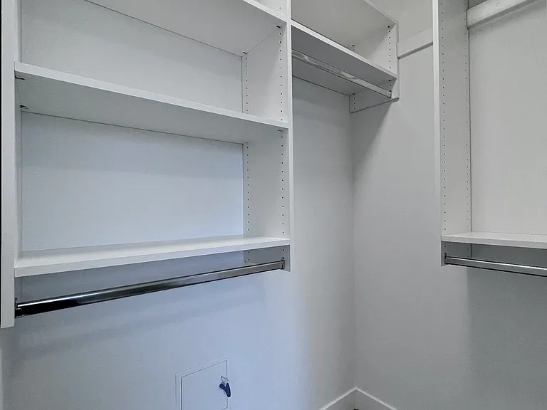 7738 119a St #418 — Photo 10