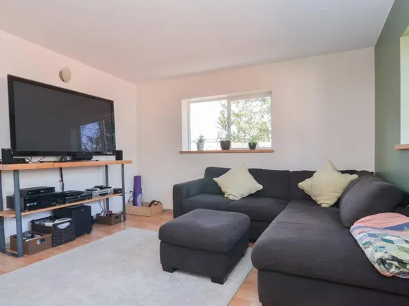 208 NW 46th St #C, Seattle, WA 98107