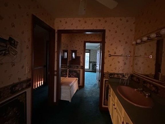 5th image of 412 N King St