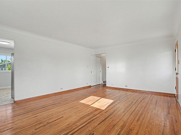 5th image of 421 Wilson Avenue Dr SW