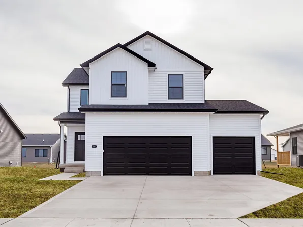 560 NW Atlas Ln, Waukee, IA 50263