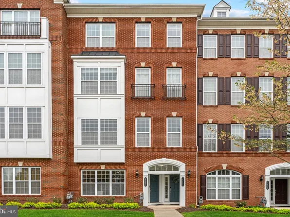 23504 Belvoir Woods Ter, Ashburn, VA 20148
