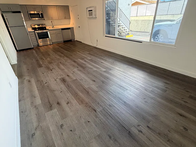 14924 Roscoe Blvd #5 — Photo 9