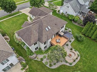 738 Weald Bridge Rd, Cottage Grove, WI 53527