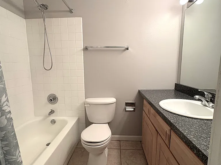 6010 Oakwood Dr #1H — Photo 11