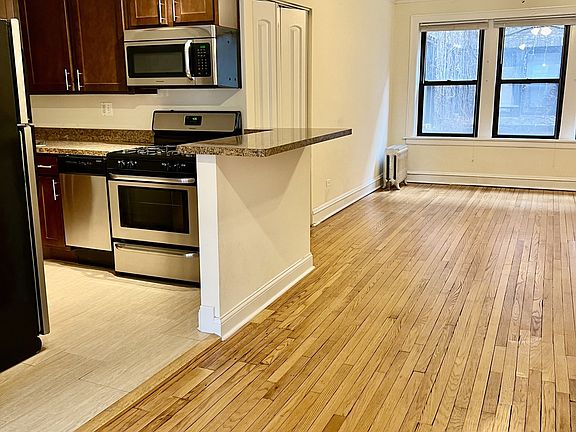 4th image of 3161 N Hudson Ave APT G3