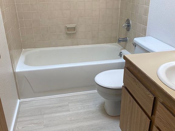 2nd image of 10141 NE 137th Pl #5
