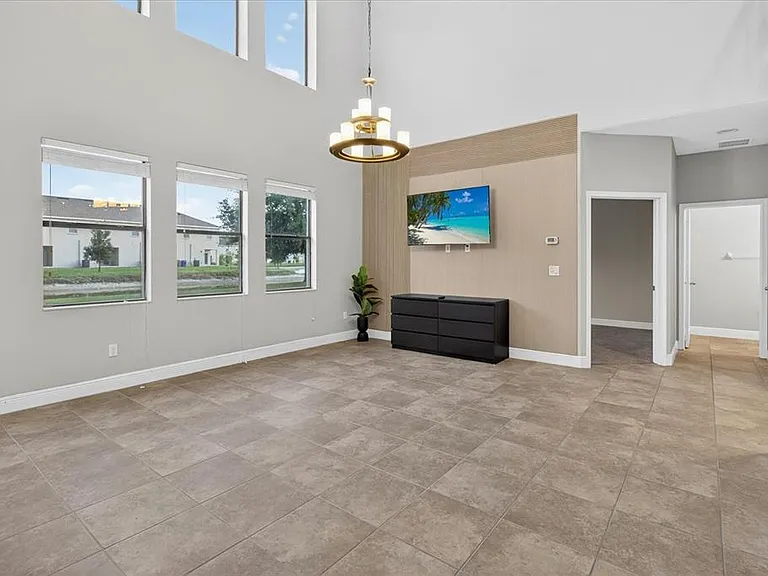1389 Heritage Landings Dr — Photo 32