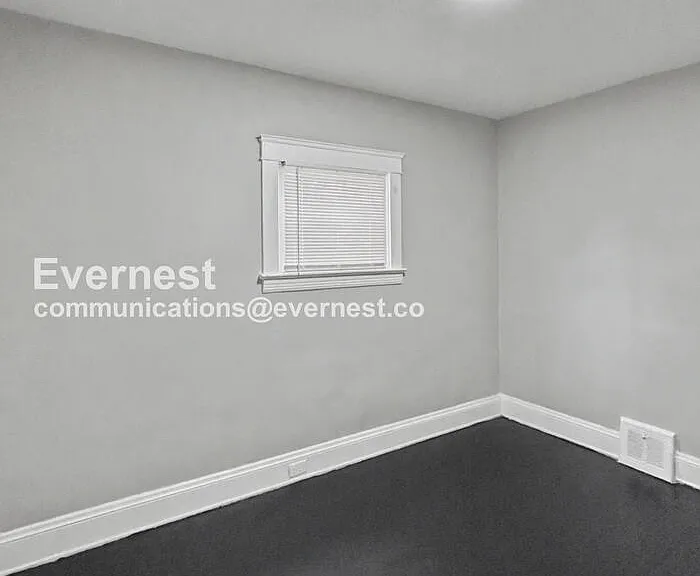 2932 E 118th St #1 — Photo 15