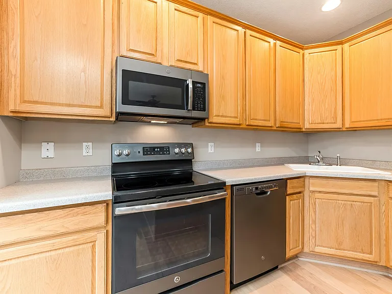 15726 Frisian Ln — Photo 17