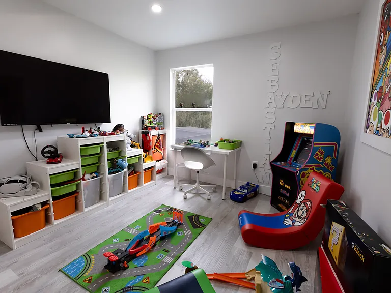 1146 Perpignan Ct — Photo 32