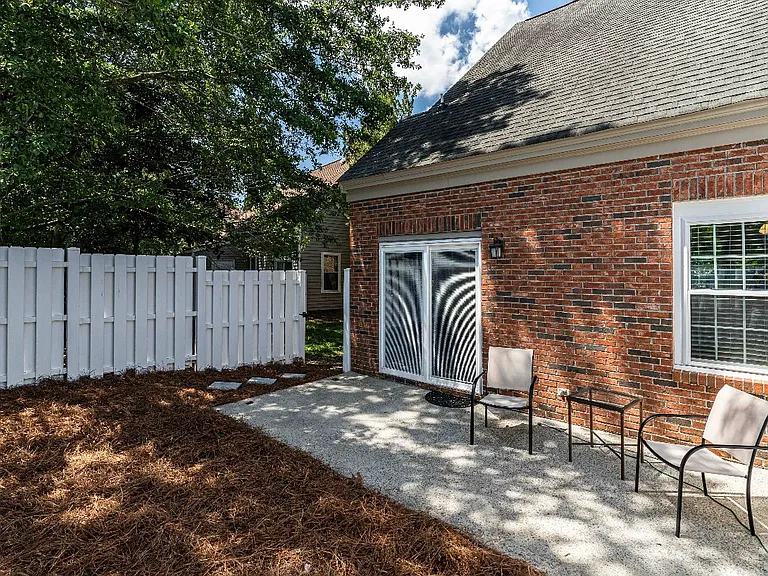 1135 Hulon Ln — Photo 24