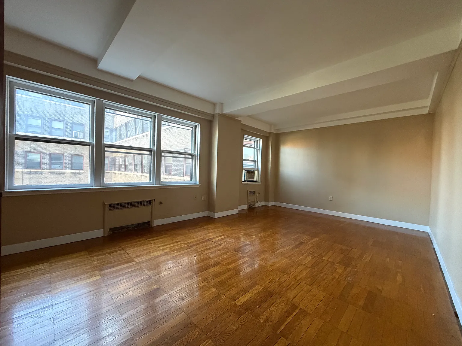 1 bed, 724 sqft, $1,345 — Photo 3