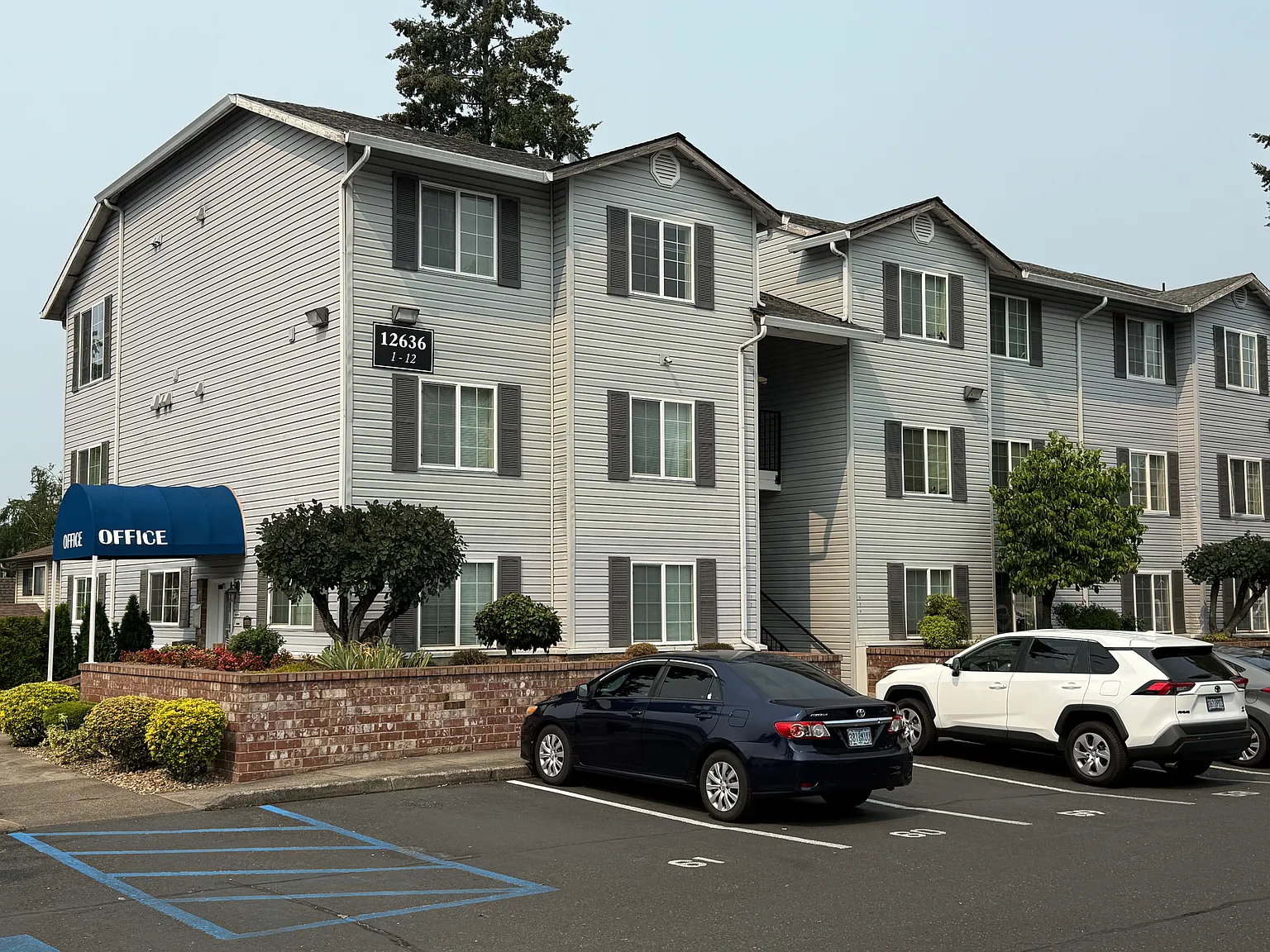 Alder Crossing Apartments — Photo 2