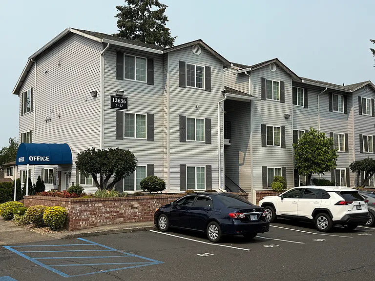Alder Crossing Apartments — Photo 2